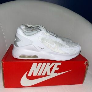 Nike Air Max Sz 9.5 women’s. Brand new!